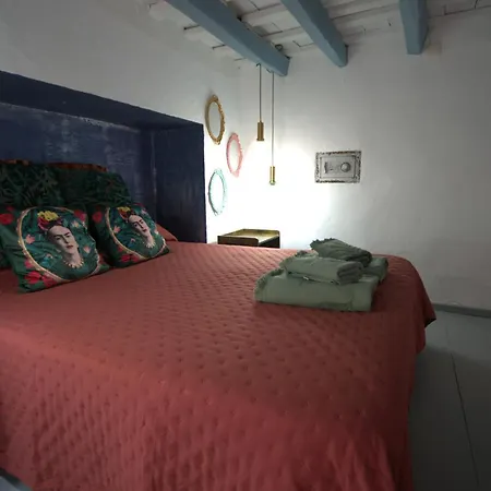 Livingtarifa Warhol Apartment *
